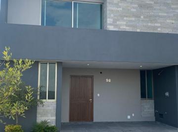 Casa de 4 habitaciones, Zapopan · Casa en Venta en Fraccionamiento Altanza, Solares