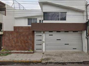 Casa en Venta de 4 habitaciones Fraccionamiento Villa Encantada · Casa en Puebla, Villa Encantada, con Patio y 4 Recamaras, Cerca de Plazas
