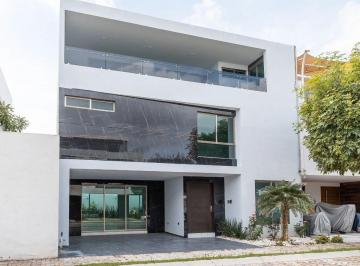 Casa en condominio de 4 habitaciones, San Andrés Cholula · Venta Casa 4 Recámaras en Lomas de Angelópolis en Parque Zacatecas