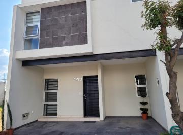 Casa de 3 habitaciones, Zapopan · Se Renta Hermosa Casa Sobre Gil Preciado