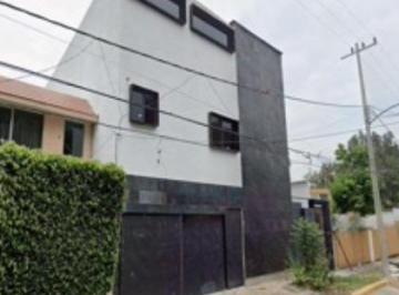 Casa · 205m² · 5 Recámaras · 2 Estacionamientos · Casa en Alejandro Malaspina, Colonia Satélite.