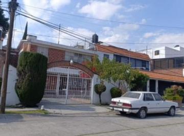 Casa · 230m² · 3 Recámaras · 2 Estacionamientos · Casa en Venta en Las Arboledas, Ciudad López Mateos.
