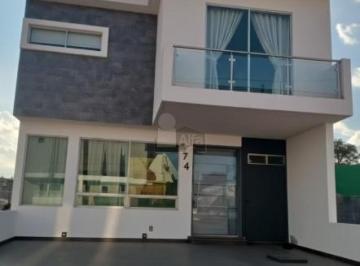 Casa · 171m² · 3 Recámaras · 2 Estacionamientos · Casa en Venta Campestre El Vergel Morelia