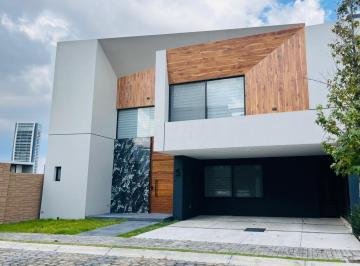 Casa · 372m² · 4 Recámaras · 2 Estacionamientos · Casa en Renta en Sonata Lomas de Angelopolis II, 4 Recamaras