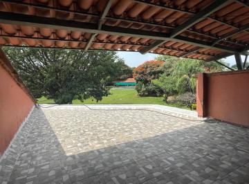 Casa · 355m² · 3 Recámaras · 2 Estacionamientos · Casa en Venta en Fraccionamiento con Vigilancia