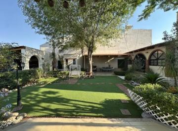 Casa · 350m² · 3 Recámaras · 2 Estacionamientos · Casa en Lomas del Vergel