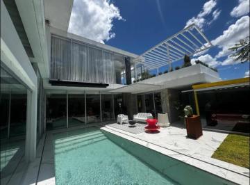 Casa en condominio · 525m² · 2 Recámaras · 6 Estacionamientos · Casa en Condominio Tamarindos