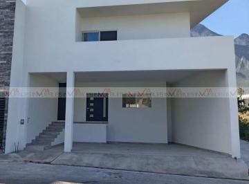 Casa · 320m² · 3 Recámaras · 2 Estacionamientos · Casa en Venta en Cumbres Elite