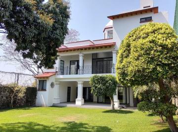 Casa · 380m² · 3 Recámaras · 3 Estacionamientos · Venta Casa Vista Hermosa, Cuernavaca