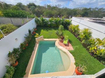 Casa en condominio de 4 habitaciones, Conkal · Casa Amueblada en Renta en Privada Entre Conkal y Motul