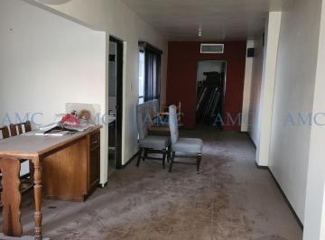 Casa · 239m² · 5 Recámaras · Propiedad en Venta en Zona Centro con 3 Departamentos Independientes