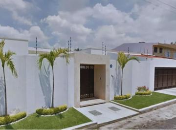 Casa de 5 habitaciones, Cuernavaca · Casa con 910 m² de Terreno, 5 Recámaras en Venta, Cuernavaca
