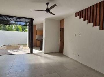 Casa de 2 habitaciones, Mérida · Villa de 2 Recamaras y Alberca en Privada Temozón Norte, Mérida