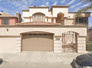 Casa de 5 habitaciones, Tijuana · P R o P I E D a D E X C E L E N T E P L U S V a L Í a U B I C a D a E N o T a Yt I J U a Na