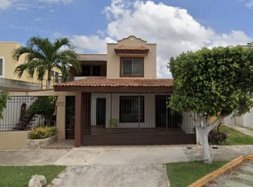 Casa de 5 habitaciones, Mérida · Casa de 150 m² con 5 Habitaciones en Venta, Fraccionamiento Las Américas Merida