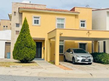 Casa de 3 habitaciones, Chihuahua · Casa en Venta en T:395 m² C/elevador Fracc. Villa Toscana $4.75 Millones