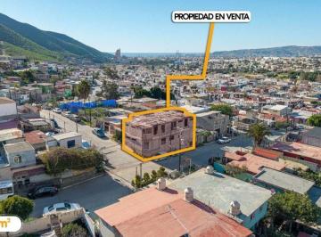 Casa de 4 habitaciones, Ensenada · Casa en Venta en Esquina de 4 Recamaras en Colonia La Esperanza, Ensenada B. C.