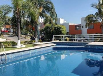 Casa en condominio de 2 habitaciones, Cuernavaca · Casa en Venta con Seguridad, Alberca, Espacio Para Mascotas