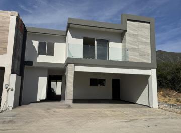 Casa · 250m² · 3 Recámaras · 2 Estacionamientos · Casa en Venta en Aysso