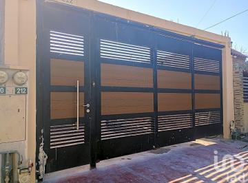 Casa · 70m² · 2 Recámaras · 1 Estacionamiento · Casa en Venta Col, Valle de San Blas