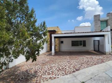 Casa de 4 habitaciones, León · Casa Nueva en Venta en Residencial Porta Fontana con 4 Recámaras y Espectacular Vista