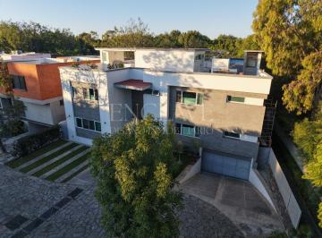Casa de 6 habitaciones, Zapopan · Residencia de Lujo en Venta en Fraccionamiento Arauca 1