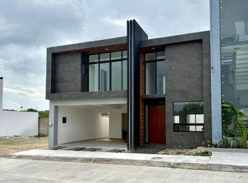 Casa · 266m² · 3 Recámaras · 2 Estacionamientos · Casa - Fraccionamiento Lomas del Dorado