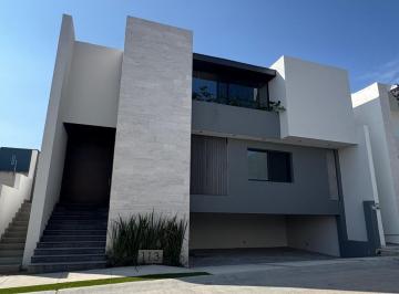 Casa en condominio de 4 habitaciones, León · Casa en Venta en Cañada del Refugio