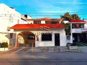 Casa · 307m² · 5 Recámaras · 1 Estacionamiento · Casa en Venta, Col. Unidad Nacional, $3'800,000