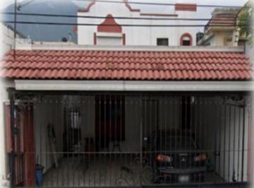 Casa de 3 habitaciones, Guadalupe · Vrz Hermosa Casa Ubicado en Marco Antonio, Guadalupe, Nl.