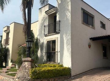 Casa de 3 habitaciones, León · Casa en Venta a Espaldas de Balcones del Campestre Leon Gto, Zona Norte. Privada de Solo 16 Casas.