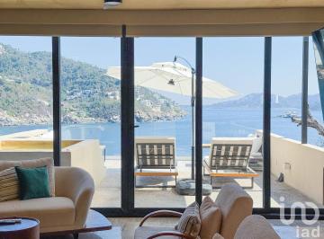 Casa · 288m² · 3 Recámaras · 2 Estacionamientos · Venta de Casa en Acapulco