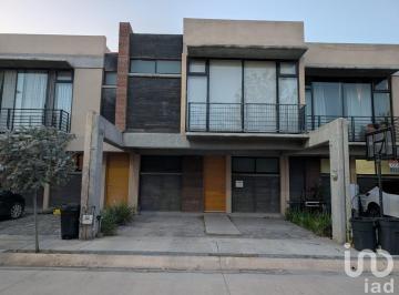 Casa · 145m² · 3 Recámaras · 2 Estacionamientos · Casa Amueblada en Renta en Residencial Castilla La Nueva