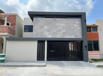 Casa · 236m² · 3 Recámaras · 1 Estacionamiento · Casa en Venta a Unos Pasos de Faja de Oro y Av Hidalgo