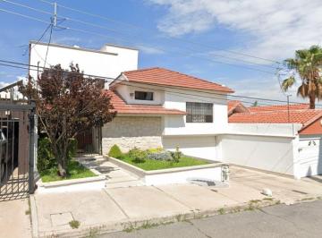Casa de 5 habitaciones, Chihuahua · Hermosa Casa en Zona de Alta Plusvalia con Excelentes Vias de Acceso