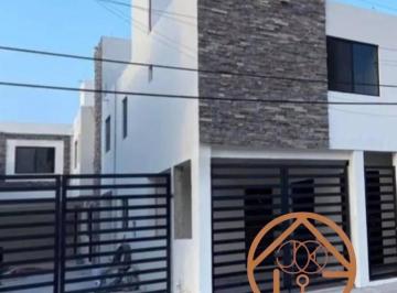 Casa · 131m² · 3 Recámaras · 1 Estacionamiento · Gfcv2607 Casa | Venta Col. Tamaulipas, Tampico Inf. 8ulipas