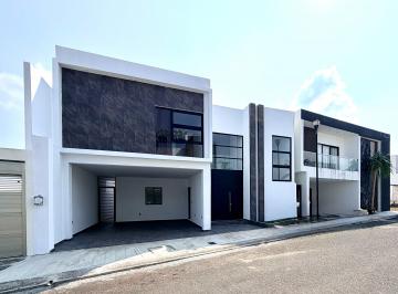 Casa de 4 habitaciones, Alvarado · Casa en Venta Fracc. Lomas Diamante, Riviera Veracruzana.