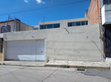 Casa · 249m² · 4 Recámaras · 3 Estacionamientos · Casa en Venta en Col. Patrimonio (Uso Comercial), Zona Ciudad Universitaria, Puebla