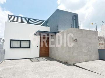 Casa de 4 habitaciones, Querétaro · Casa en Renta en Cumbres del Lago de 4 Niveles