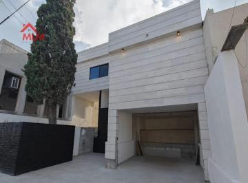 Casa · 340m² · 4 Recámaras · 2 Estacionamientos · Casa en Venta en Lomas del Roble, San Nicolás de Los Garza, N. L.