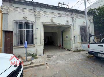 Casa · 301m² · 6 Recámaras · 3 Estacionamientos · Casa en Venta en El Centro de Monterrey N. L