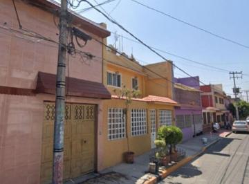 Casa de 3 habitaciones, Nezahualcóyotl · Casa en Venta, Colonia Agua Azul, por Remate, Excelente Oportunidad de Inversión
