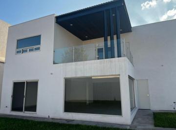Casa de 3 habitaciones, Saltillo · Casa en Venta/renta - Country Club, Saltillo Coach.