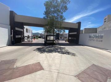 Casa · 246m² · 4 Recámaras · 2 Estacionamientos · Casa en Venta en Fraccionamiento en Querétaro