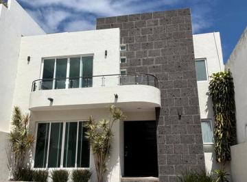 Casa de 3 habitaciones, León · Casa en Venta en Porta Fontana Zona Norte con 3 Recamaras y 3 Estacionamientos