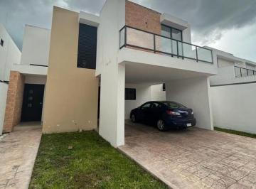 Casa · 228m² · 3 Recámaras · 2 Estacionamientos · Casa en Renta en Santa Gertrudis Copo