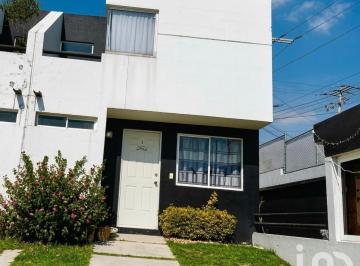 Casa · 84m² · 2 Recámaras · 2 Estacionamientos · Venta de Casa en Colonia San Isidro La Paz