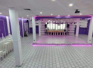 Edificio , Nezahualcóyotl · Edificio Comercial en Venta con Salón de Fiestas y Locales en Nezahualcóyotl