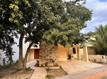 1 · Casa en Venta en Privada Al Norte de Merida Yucatan