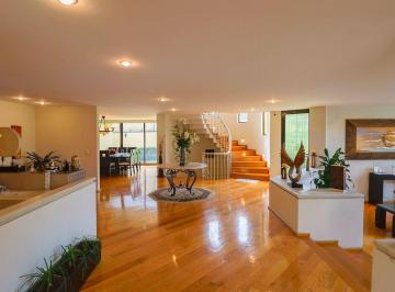 Permítame presentarle esta residencia, integrada en un selecto condominio horizo · Venta Casa en Condominio Residencia en Condominio con Control de Acceso – Jardines del Pedregal